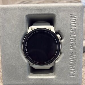 Coro Smartwatch in Black and White